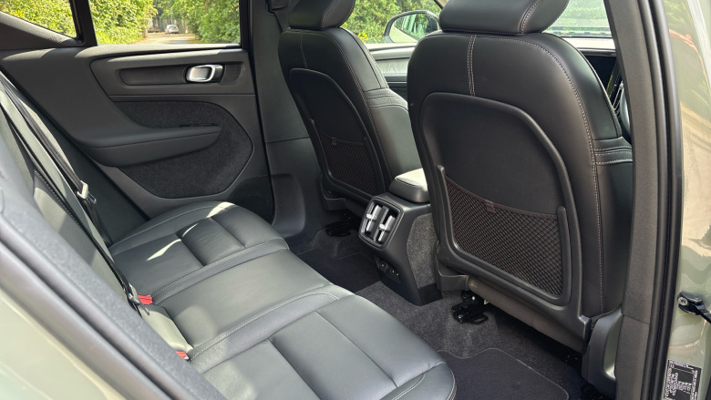 Volvo XC40 2.0 B4P Ultra Dark 5dr Auto Petrol Estate